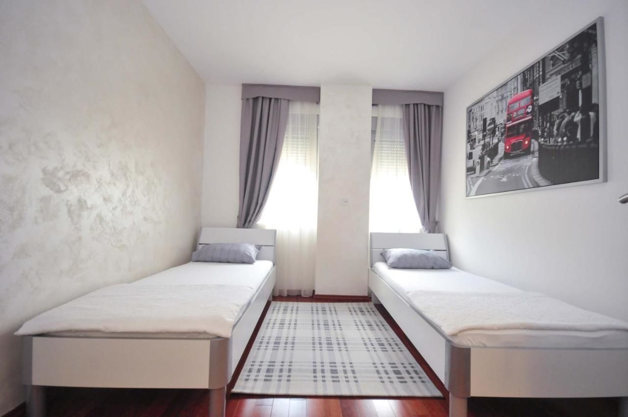 Апартаменты Seaside Apartments Petrovac Петровац