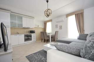 Апартаменты Seaside Apartments Petrovac Петровац Апартаменты с 1 спальней и видом на море-7