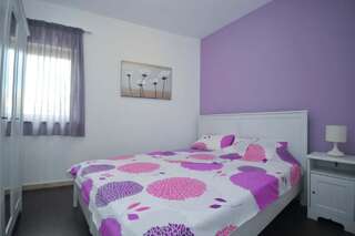 Апартаменты Seaside Apartments Petrovac Петровац Апартаменты с 1 спальней, балконом и частичным видом на море-1